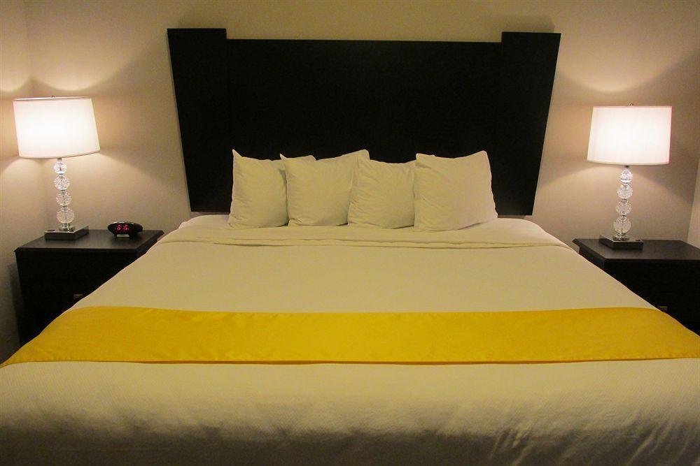 Okoboji Inn & Suites Milford Экстерьер фото