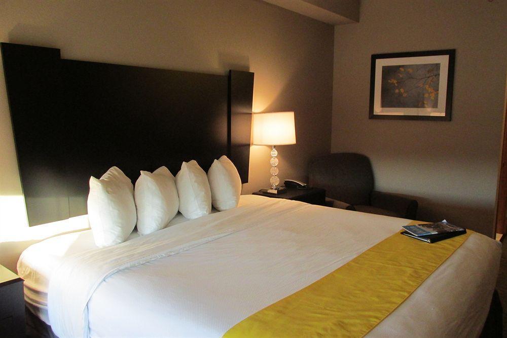 Okoboji Inn & Suites Milford Экстерьер фото